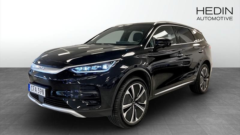 Svart (black) Begagnad 2024 BYD Tang SUV | 639 900 kr - Bild 1/4