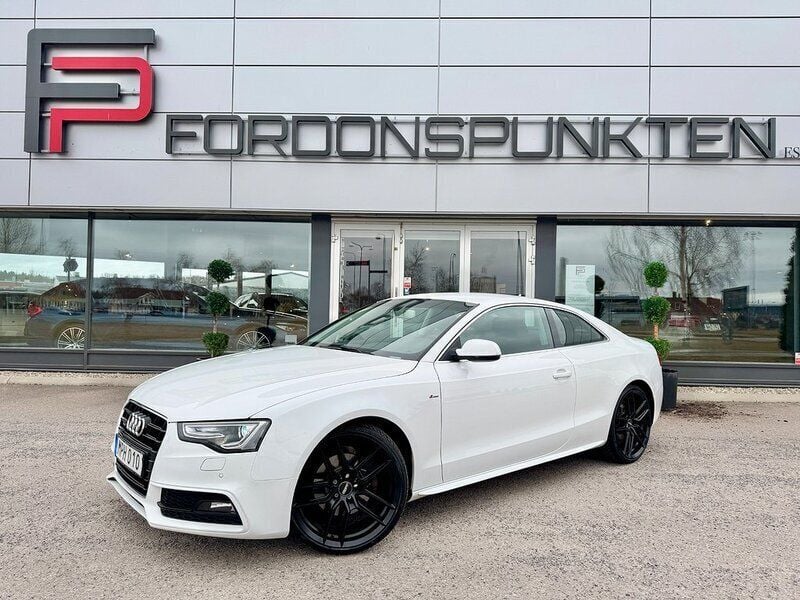 Vit Begagnad 2015 Audi A5 S-Line Sportkupé | 199 000 kr (Bra pris) - Bild 1/4