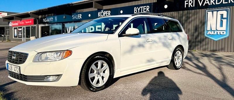 Vit Begagnad 2014 Volvo V70 Momentum Kombi | 129 900 kr (Marknadspris) - Bild 1/4
