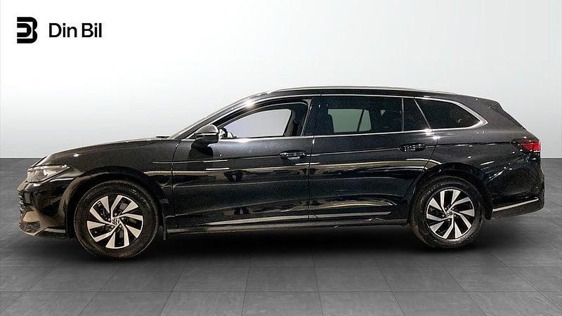 Begagnad VW Passat 150 HK (110 kW) 2024 Grenadilla black metallic Kombi