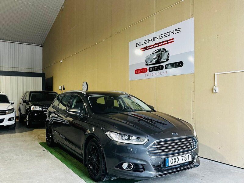 Grå Begagnad 2015 Ford Mondeo Titanium Kombi | 139 900 kr (Lite dyr) - Bild 1/4