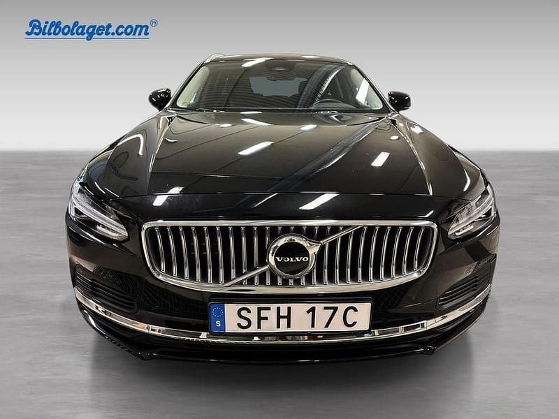 Begagnad Volvo V90 Core 355 HK (261 kW) 2023 Svart Kombi