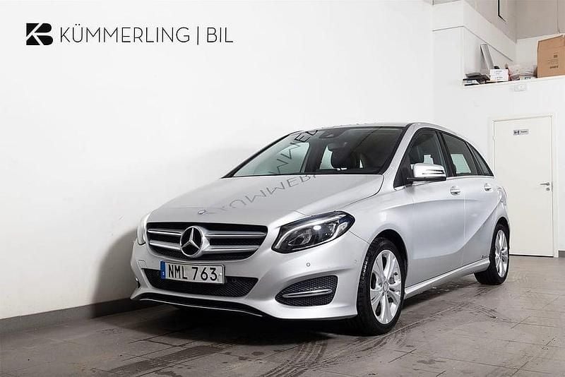 Begagnad Mercedes B180 Urban 109 HK (80 kW) 2016 Silver Minibuss