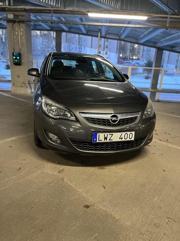Begagnad Opel Astra 125 HK (91 kW) 2011 Kombi