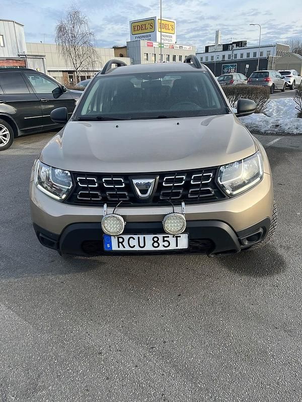 Brun Begagnad 2019 Dacia Duster SUV | 105 000 kr (Dyr) - Bild 1/4