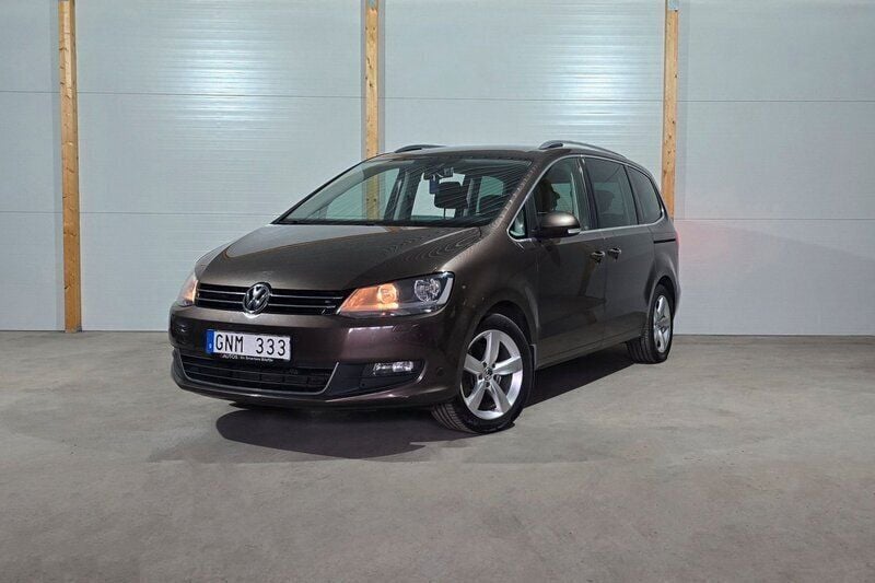 Brun Begagnad 2012 VW Sharan Minibuss | 134 700 kr (Bra pris) - Bild 1/3