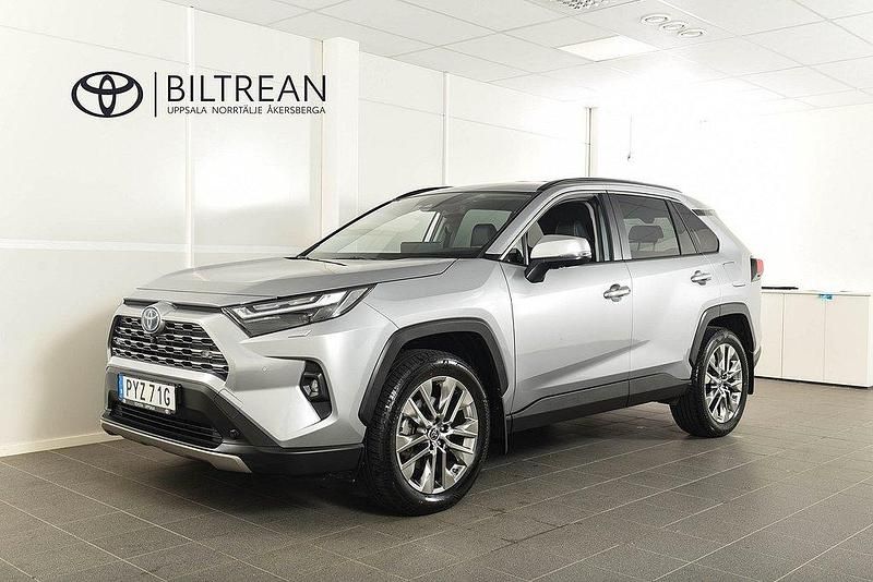 Silver Begagnad 2023 Toyota RAV4 Hybrid Executive SUV | 418 900 kr (Bra pris) - Bild 1/4