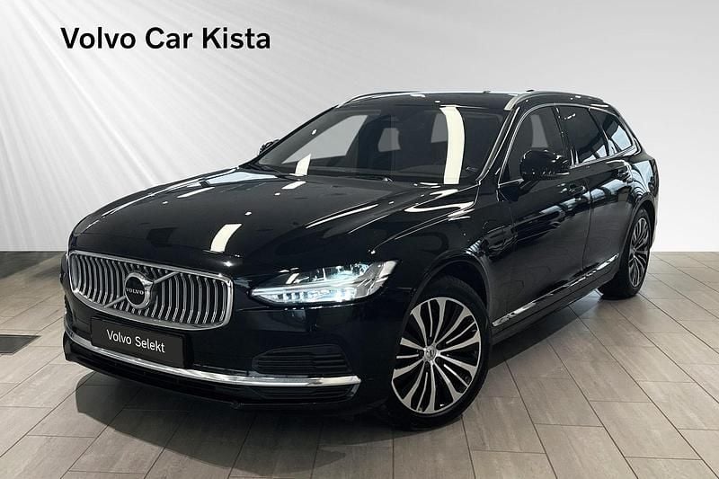 Svart Begagnad 2022 Volvo V90 Core Kombi | 364 900 kr (Marknadspris) - Bild 1/3