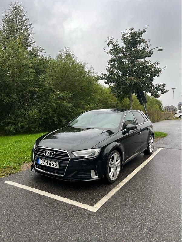 Svart Begagnad 2019 Audi A3 Sportback Sport Halvkombi | 175 000 kr (Marknadspris) - Bild 1/4