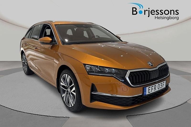 Orange Begagnad 2025 Skoda Octavia Kombi | 339 900 kr (Lite dyr) - Bild 1/4