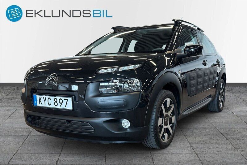 Svart Begagnad 2015 Citroën C4 Cactus PureTech Halvkombi | 99 900 kr (Marknadspris) - Bild 1/4