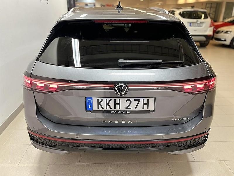 Begagnad VW Passat R-line 177 HK (130 kW) 2025 Diabase grey metallic Kombi