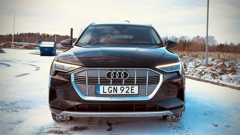Begagnad Audi e-tron Proline 230 kW (313 HK) 2020 Svart SUV