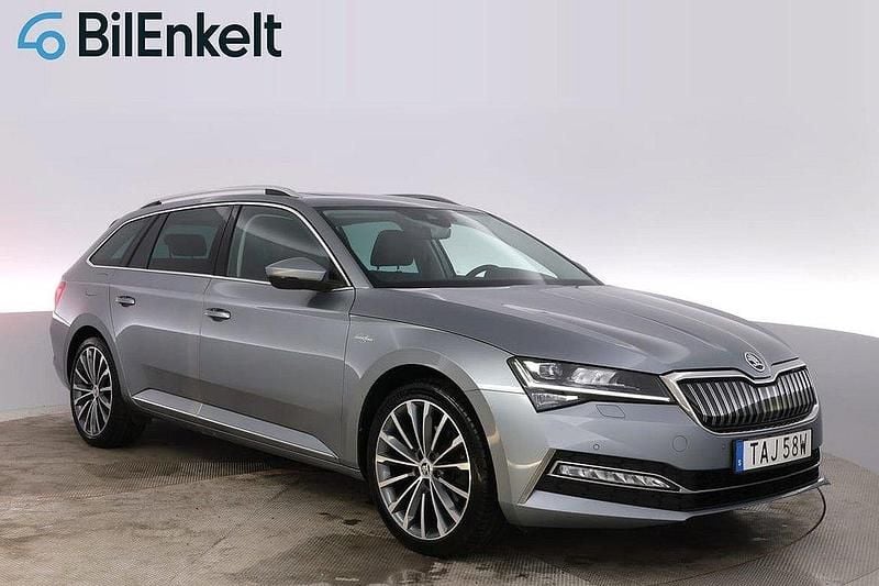 Grå Begagnad 2021 Skoda Superb LAURIN & KLEMENT Kombi | 259 900 kr (Marknadspris) - Bild 1/4