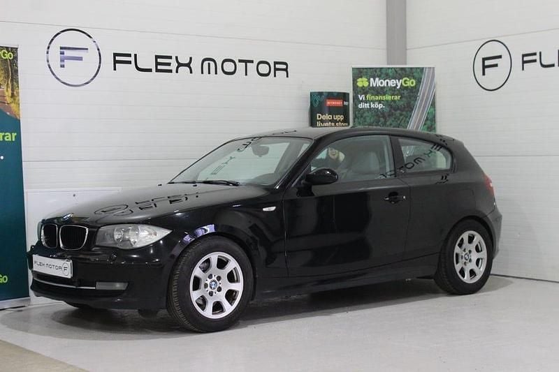 Begagnad BMW 118 Advantage 143 HK (105 kW) 2008 Svart Halvkombi