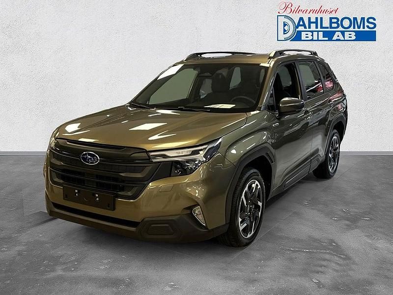 Grön Ny 2025 Subaru Forester SUV | 398 400 kr (Bra pris) - Bild 1/4