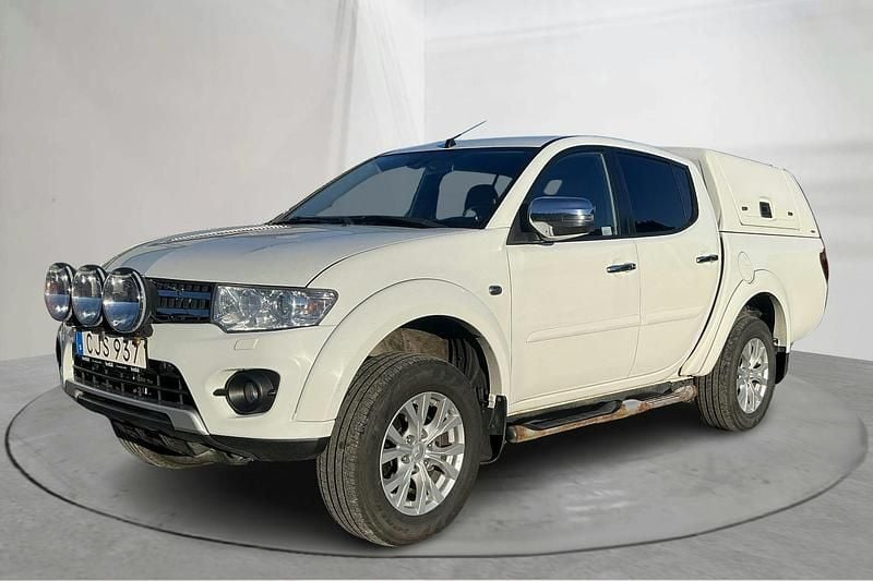 Vit Begagnad 2015 Mitsubishi L200 Pickup | 125 000 kr (Superpris) - Bild 1/4