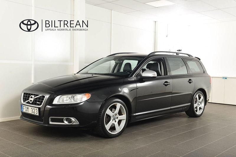 Svart Begagnad 2011 Volvo V70 R-Design Kombi | 98 900 kr (Marknadspris) - Bild 1/4