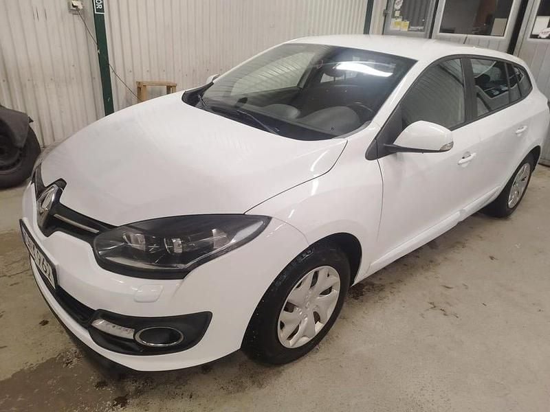 Vit Begagnad 2015 Renault Mégane III | 64 900 kr (Marknadspris) - Bild 1/3