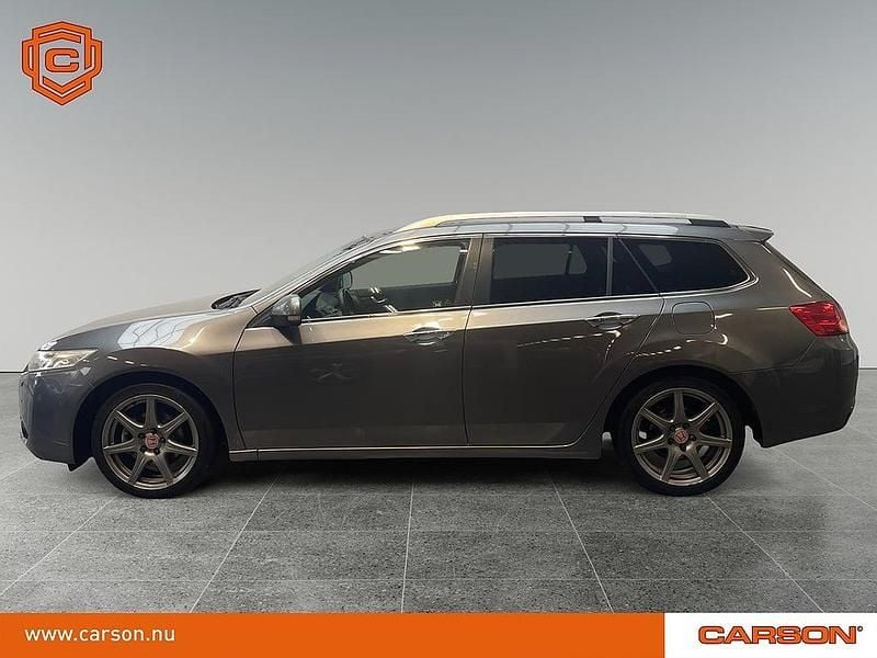 Begagnad Honda Accord Elegance 156 HK (114 kW) 2011 Ljusgrå Kombi