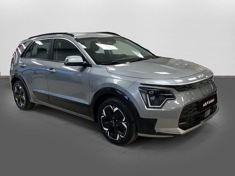 Begagnad Kia e-Niro 150 kW (204 HK) 2022 Grå SUV
