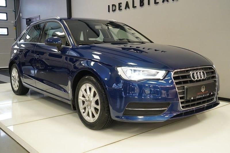 Blå Begagnad 2016 Audi A3 Attraction | 139 900 kr (Marknadspris) - Bild 1/4