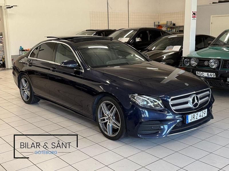 Mörkblå Begagnad 2018 Mercedes E200 AMG Sedan | 219 900 kr (Bra pris) - Bild 1/4