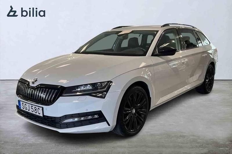 Vit Begagnad 2022 Skoda Superb Kombi | 319 900 kr (Marknadspris) - Bild 1/1