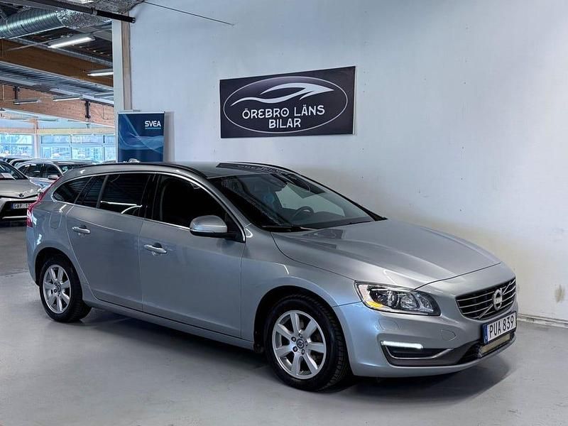 Silver Begagnad 2014 Volvo V60 Momentum Kombi | 109 900 kr (Marknadspris) - Bild 1/4