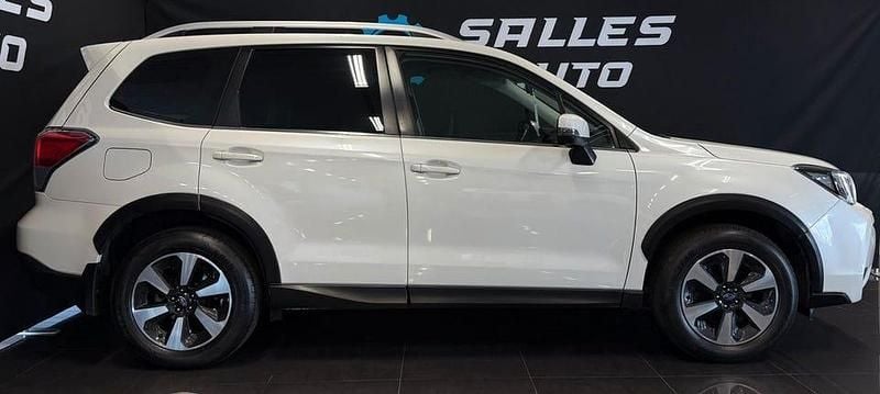 Begagnad Subaru Forester 150 HK (110 kW) 2019 Vit SUV