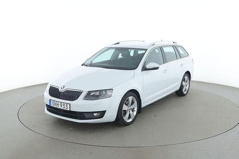 Begagnad Skoda Octavia Style 151 HK (111 kW) 2016 Vit Kombi