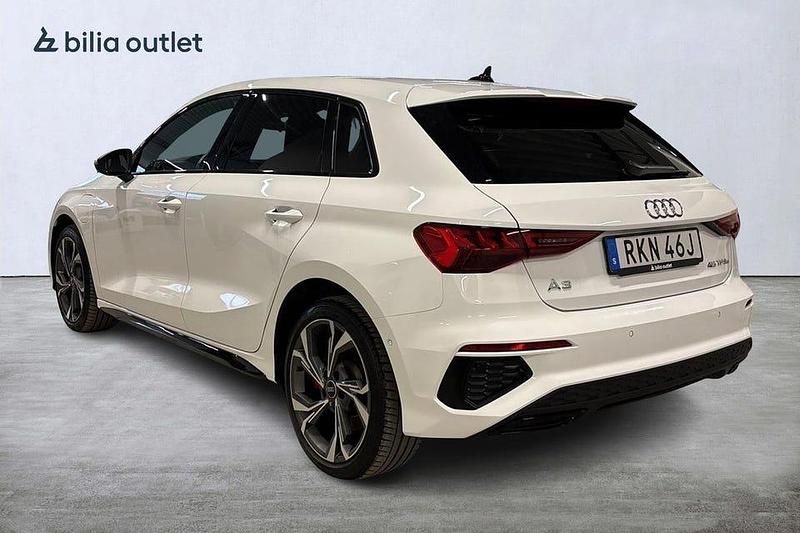 Begagnad Audi A3 Comfort 245 HK (180 kW) 2021 Vit Sedan