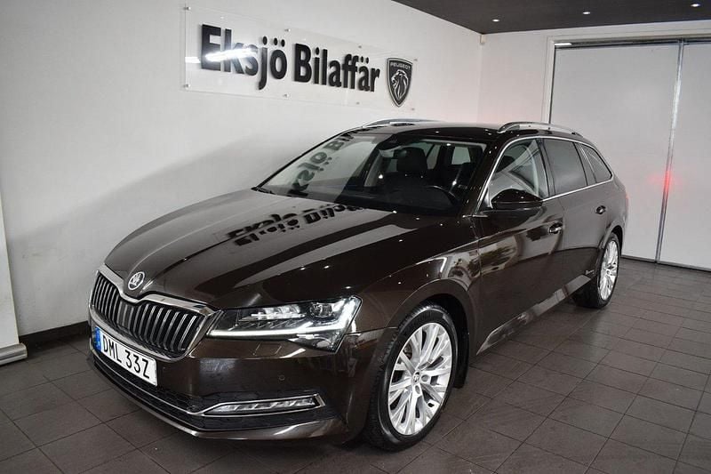 Brun Begagnad 2020 Skoda Superb Business Line Kombi | 227 500 kr (Bra pris) - Bild 1/4