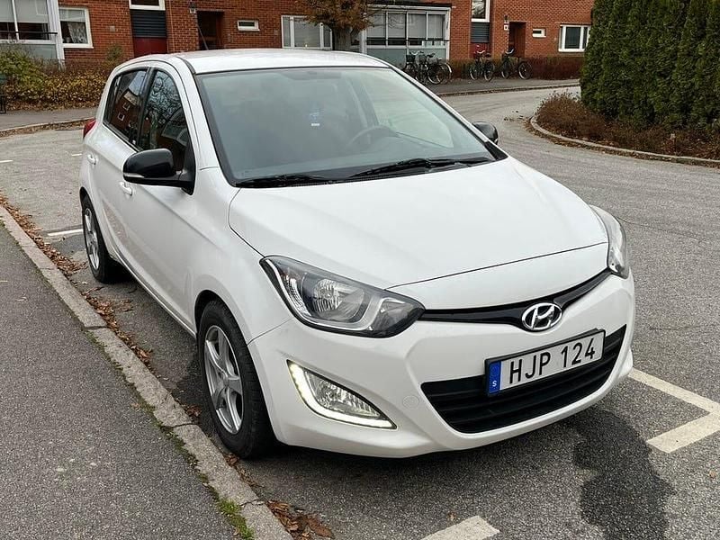 Begagnad 2015 Hyundai i20 Halvkombi | 67 000 kr (Superpris) - Bild 1/4