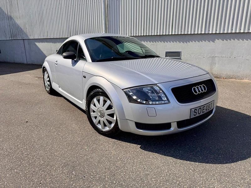 Silver Begagnad 2001 Audi TT Sportkupé | 29 900 kr (Dyr) - Bild 1/4