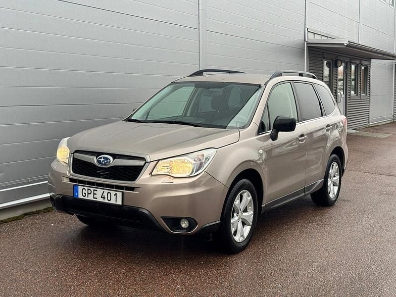 Ljusbrun Begagnad 2014 Subaru Forester SUV | 139 900 kr (Marknadspris) - Bild 1/4