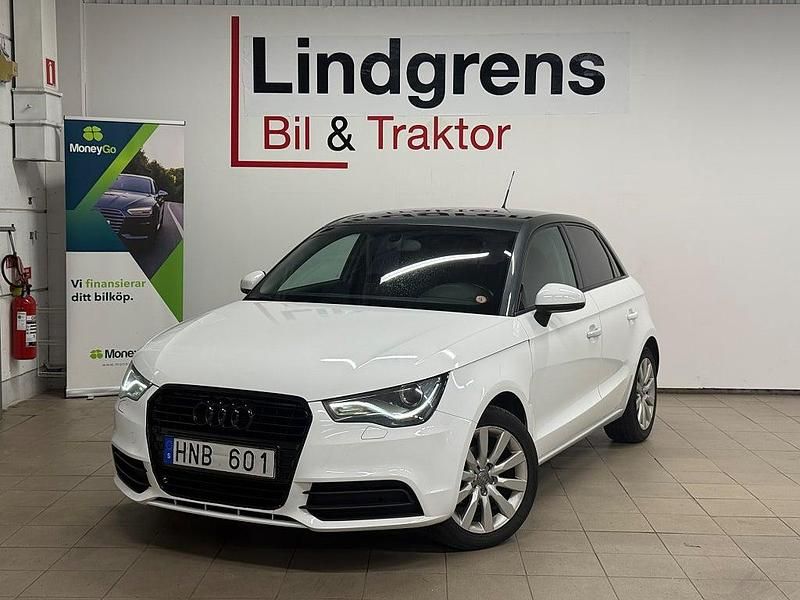 Vit Begagnad 2013 Audi A1 Sportback Halvkombi | 84 900 kr (Marknadspris) - Bild 1/4