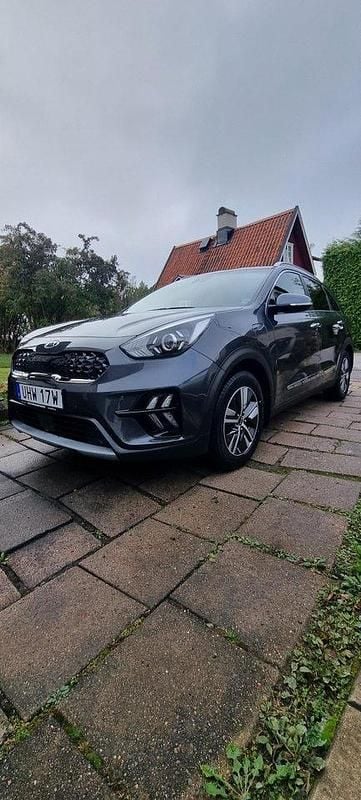 Grå Begagnad 2020 Kia Niro Advance SUV | 220 000 kr (Marknadspris) - Bild 1/1