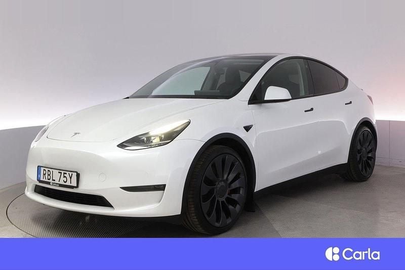 Vit Begagnad 2022 Tesla Model Y Performance SUV | 414 900 kr - Bild 1/4