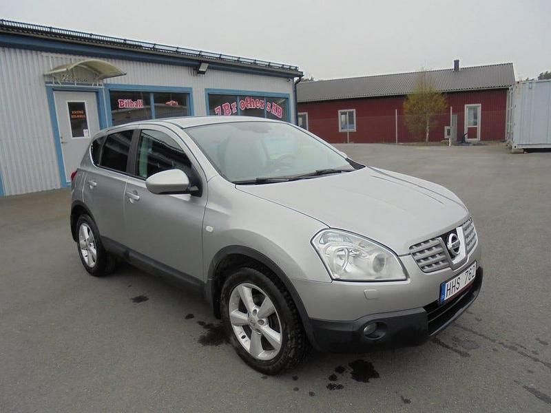 Silver Begagnad 2009 Nissan Qashqai SUV | 60 000 kr - Bild 1/4