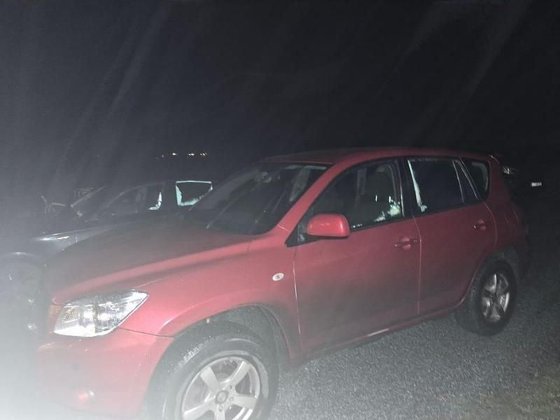 Begagnad 2006 Toyota RAV4 SUV | 50 000 kr (Lite dyr) - Bild 1/3