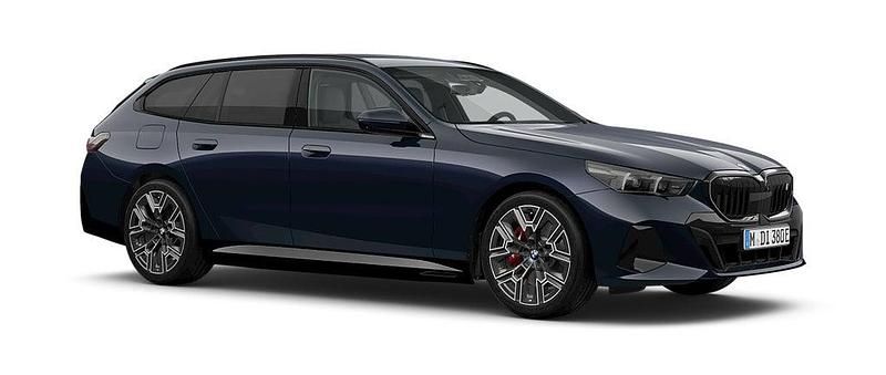 Svart Ny 2025 BMW i5 Comfort Edition Kombi | 879 200 kr (Marknadspris) - Bild 1/3