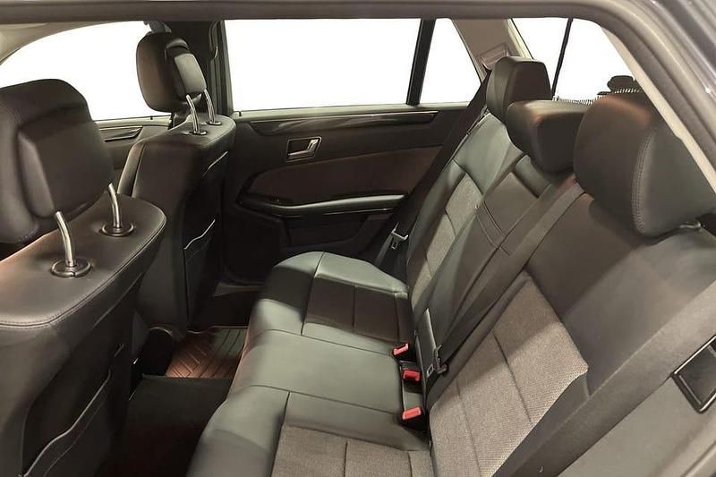 Begagnad Mercedes E200 186 HK (136 kW) 2011 Grå Kombi