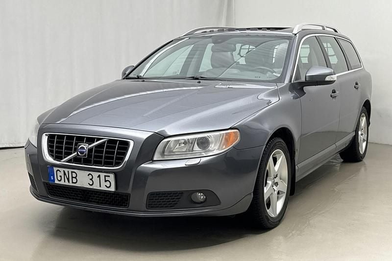 Grå Begagnad 2008 Volvo V70 Summum Kombi | 70 000 kr (Marknadspris) - Bild 1/4