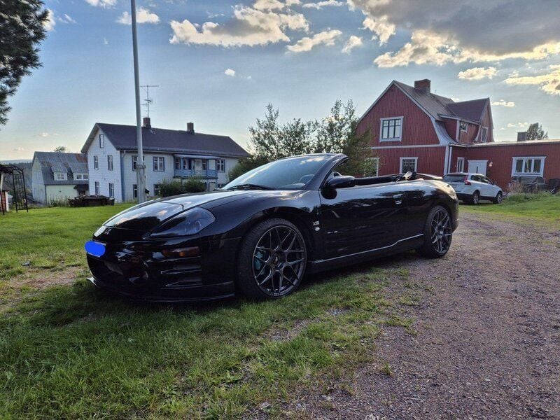 Svart Begagnad 2003 Mitsubishi Eclipse Cab | 119 000 kr - Bild 1/4