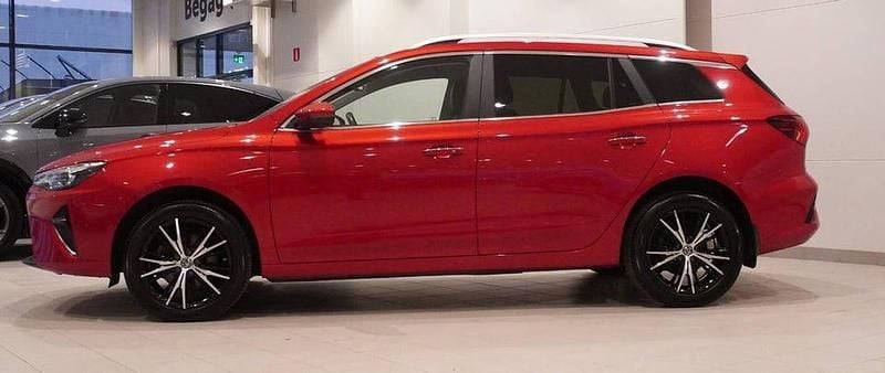 Begagnad MG MG5 EV 130 kW (177 HK) 2022 Röd Kombi