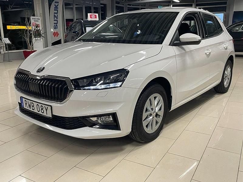 Ny Skoda Fabia Selection 116 HK (85 kW) 2025 Vit Halvkombi