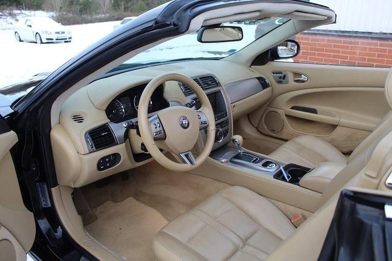 Begagnad Jaguar XK 298 HK (219 kW) 2007 Svart Cab