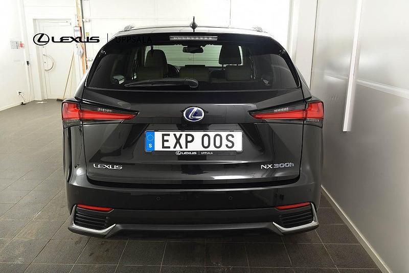 Begagnad Lexus NX300h Executive Line 155 HK (114 kW) 2020 Svart SUV