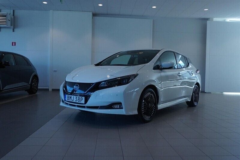 Begagnad Nissan Leaf N-Connecta 110 kW (150 HK) 2023 Okänd Halvkombi
